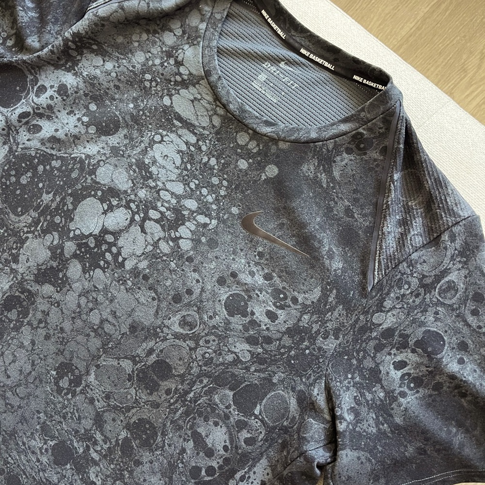 Nike basketball 🏀 liquid design black L tall vented mesh back shirt !